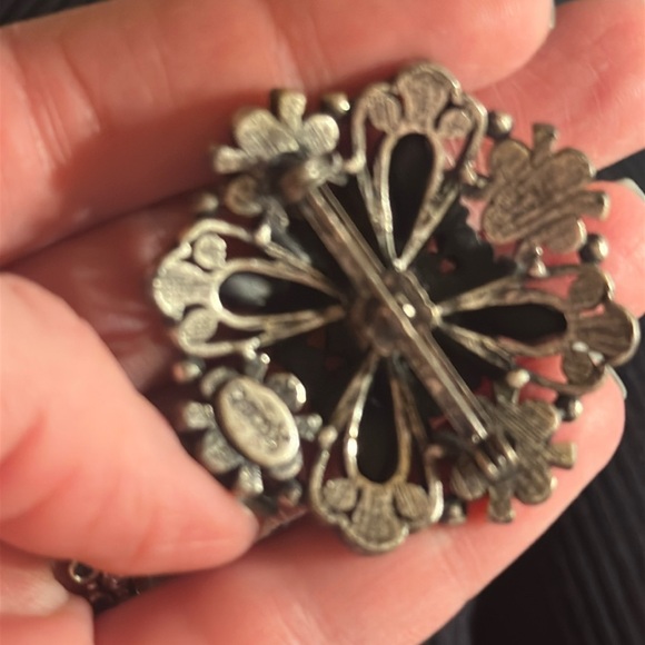 Chicos Gorgeous Crystal Pewter Pin Brooch - Picture 2 of 2